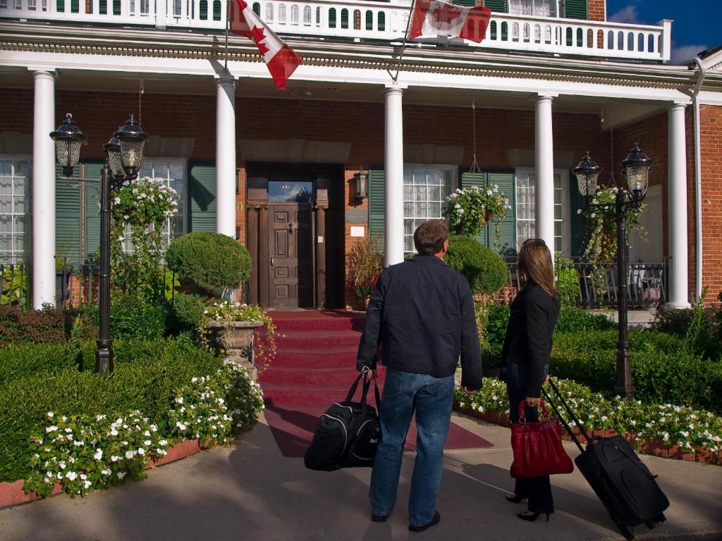 The Woodlawn Inn Cobourg Extérieur photo