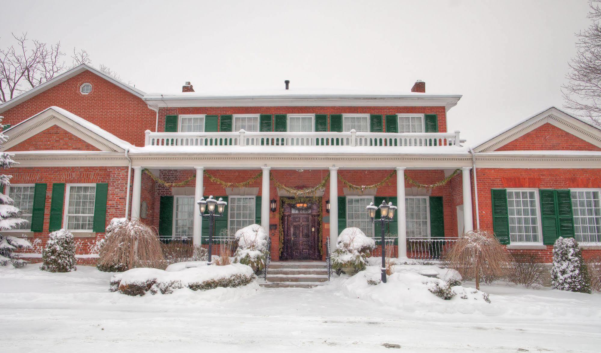 The Woodlawn Inn Cobourg Extérieur photo
